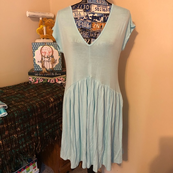 🌟B2G1🌟 Coco’s Clozet very light blue knit dress - Picture 1 of 10